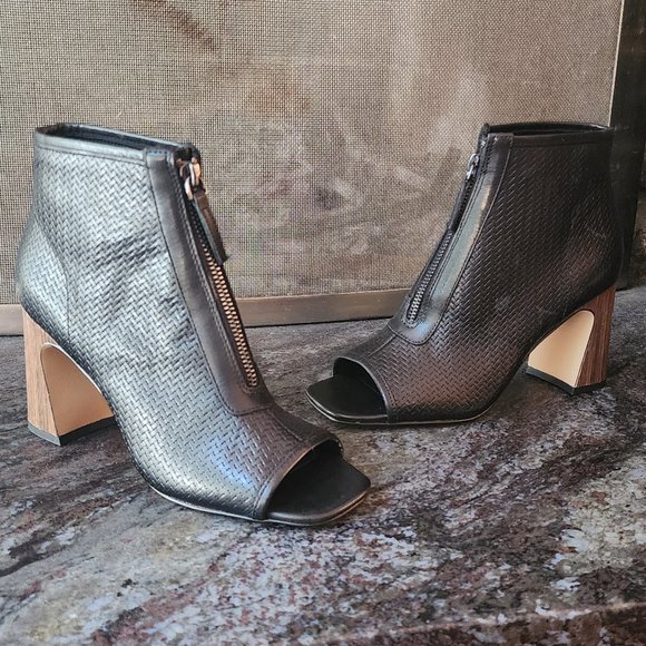 Sanctuary Shoes Nwot Sanctuary Black Ready Open Toe Booties Size 7m